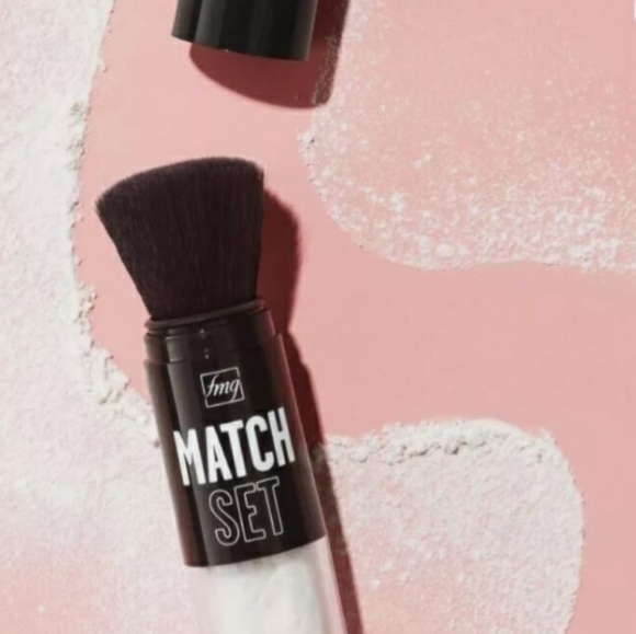 Match Set Finishing powder to go Avon - Picture 2 of 3